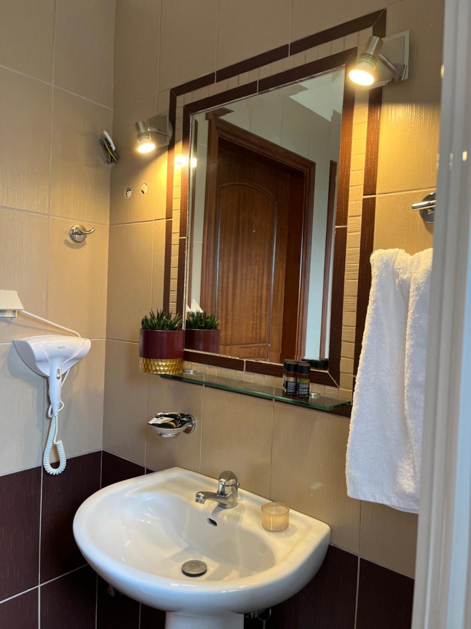 Agnanti Zitsas Hotel Bagian luar foto